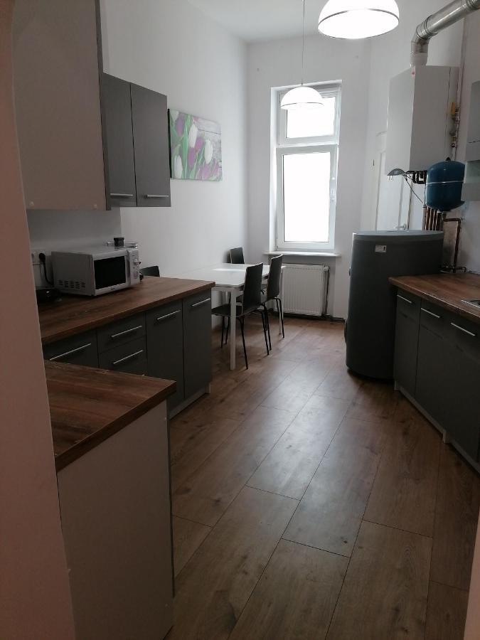 Hostel Tulip - Pokój 7 ze wspólną łazienką i kuchnią Szczecin Exterior foto