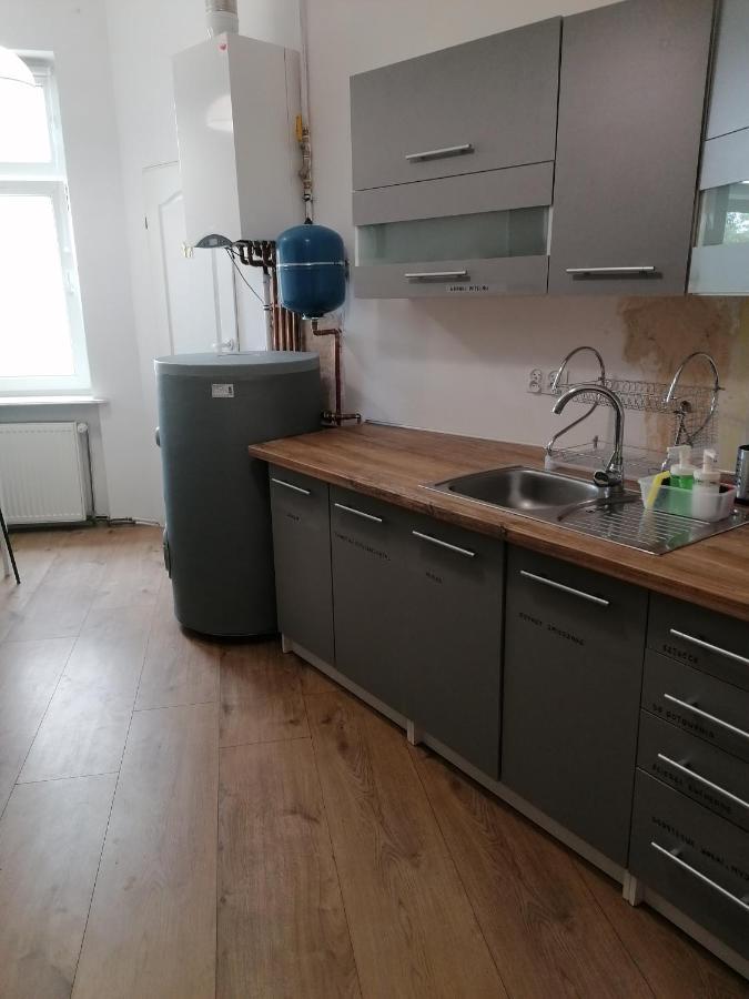 Hostel Tulip - Pokój 7 ze wspólną łazienką i kuchnią Szczecin Exterior foto